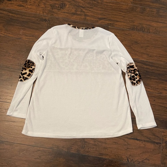 Boutique style shirt - Picture 2 of 2